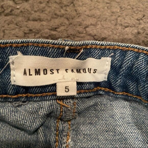 Almost Famous Jean Shorts - Picture 6 of 12